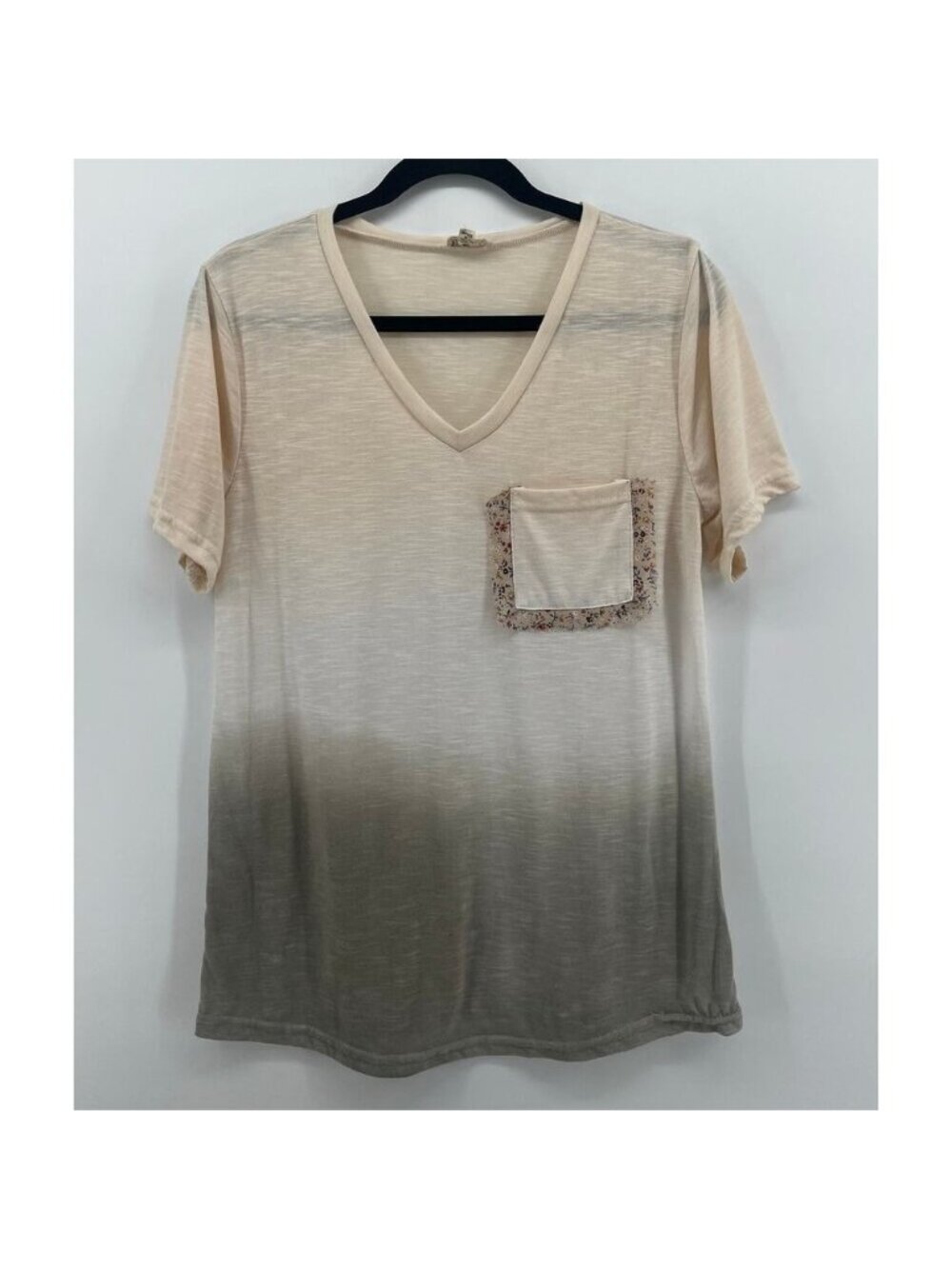 Ombre w/Floral Bordered Front Pocket V-Neck T-Shirt